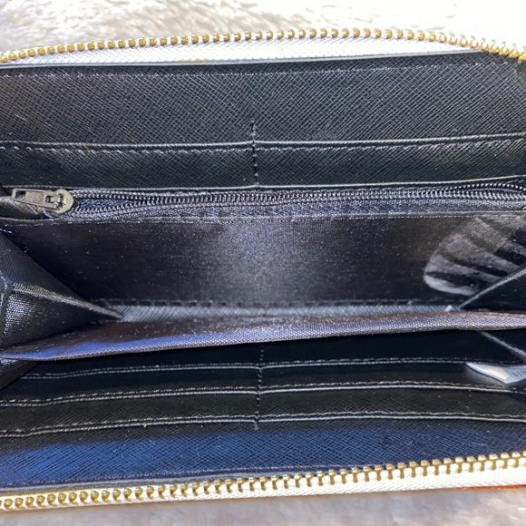 Multicolor Chevron Wallet - Picture 4 of 4